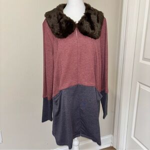 🔥Logo Lounge Two-Tone Sweater with Faux Fur Collar Size XL